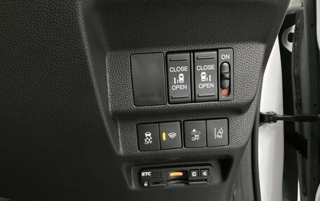 Honda Freed II, 2019 год, 1 100 000 рублей, 14 фотография