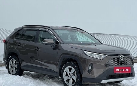 Toyota RAV4, 2020 год, 3 300 000 рублей, 4 фотография