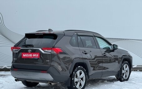 Toyota RAV4, 2020 год, 3 300 000 рублей, 8 фотография