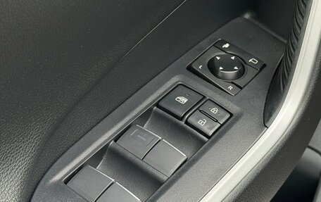 Toyota RAV4, 2020 год, 3 300 000 рублей, 20 фотография