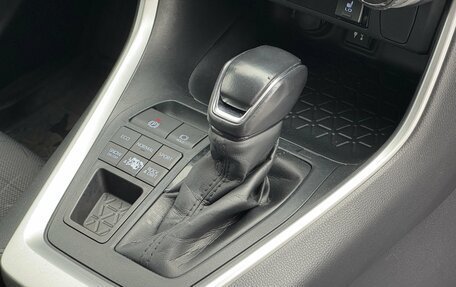 Toyota RAV4, 2020 год, 3 300 000 рублей, 19 фотография