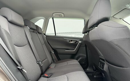 Toyota RAV4, 2020 год, 3 300 000 рублей, 16 фотография