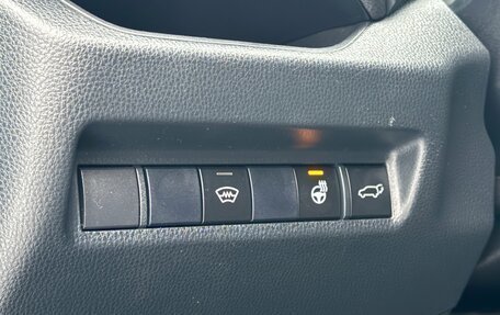 Toyota RAV4, 2020 год, 3 300 000 рублей, 21 фотография