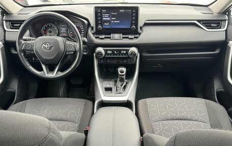 Toyota RAV4, 2020 год, 3 300 000 рублей, 11 фотография