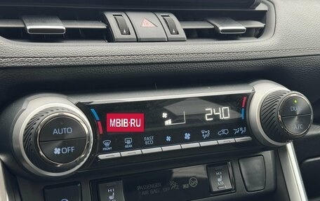 Toyota RAV4, 2020 год, 3 300 000 рублей, 18 фотография