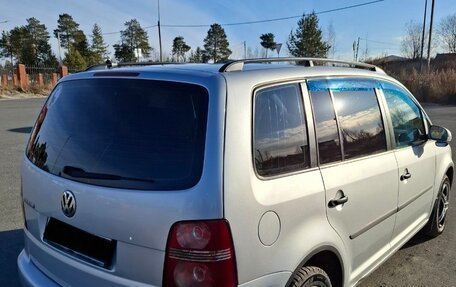 Volkswagen Touran III, 2007 год, 750 000 рублей, 3 фотография