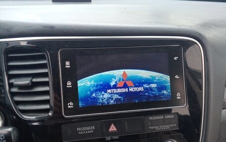 Mitsubishi Outlander III рестайлинг 3, 2018 год, 2 430 000 рублей, 6 фотография