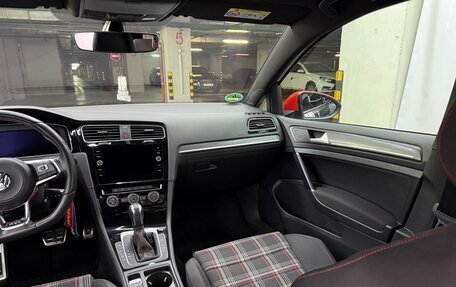 Volkswagen Golf GTI VII, 2019 год, 3 240 000 рублей, 11 фотография