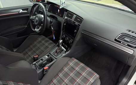 Volkswagen Golf GTI VII, 2019 год, 3 240 000 рублей, 13 фотография