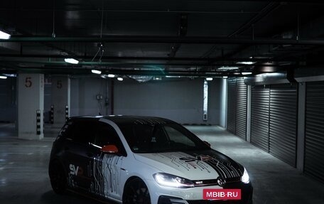 Volkswagen Golf GTI VII, 2019 год, 3 240 000 рублей, 7 фотография