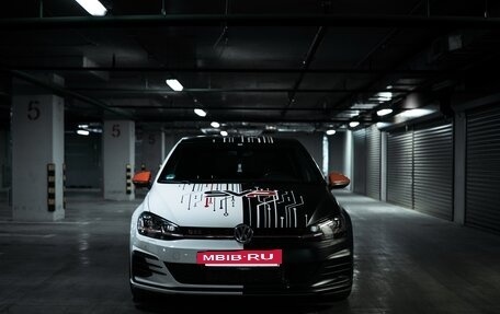 Volkswagen Golf GTI VII, 2019 год, 3 240 000 рублей, 5 фотография