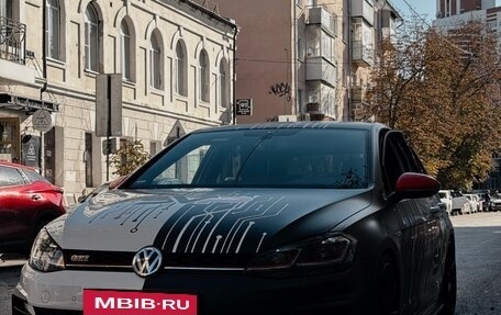 Volkswagen Golf GTI VII, 2019 год, 3 240 000 рублей, 2 фотография