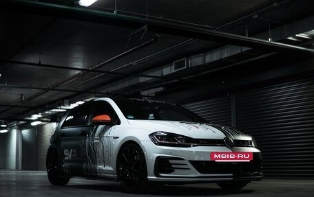 Volkswagen Golf GTI VII, 2019 год, 3 240 000 рублей, 8 фотография