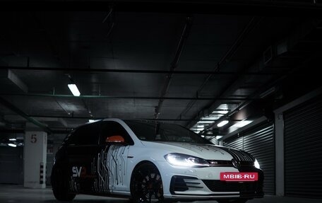 Volkswagen Golf GTI VII, 2019 год, 3 240 000 рублей, 6 фотография