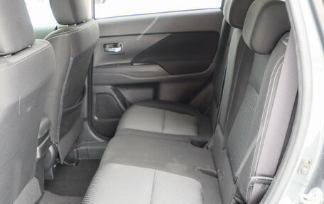 Mitsubishi Outlander III рестайлинг 3, 2018 год, 1 690 000 рублей, 21 фотография