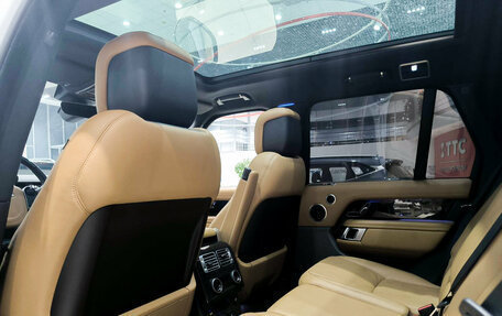 Land Rover Range Rover IV рестайлинг, 2019 год, 7 850 000 рублей, 15 фотография