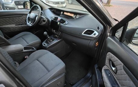 Renault Scenic III, 2010 год, 695 000 рублей, 24 фотография
