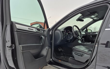 Volkswagen Touareg III, 2017 год, 3 490 000 рублей, 10 фотография