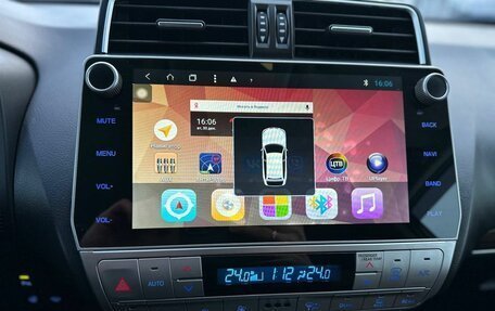 Toyota Land Cruiser Prado 150 рестайлинг 2, 2018 год, 5 460 000 рублей, 12 фотография