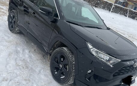 Toyota RAV4, 2021 год, 3 350 000 рублей, 1 фотография