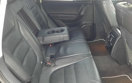 Volkswagen Touareg III, 2012 год, 2 395 000 рублей, 21 фотография