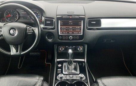 Volkswagen Touareg III, 2012 год, 2 395 000 рублей, 28 фотография