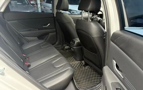 Hyundai Elantra, 2023 год, 1 680 000 рублей, 11 фотография