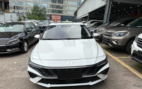 Hyundai Elantra, 2023 год, 1 680 000 рублей, 2 фотография