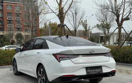 Hyundai Elantra, 2022 год, 1 690 000 рублей, 4 фотография