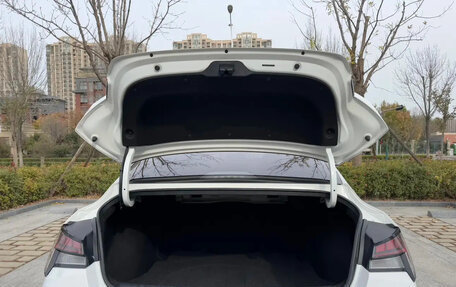 Hyundai Elantra, 2022 год, 1 690 000 рублей, 15 фотография