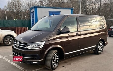 Volkswagen Caravelle T6 рестайлинг, 2018 год, 4 500 000 рублей, 10 фотография