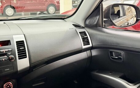 Mitsubishi Outlander III рестайлинг 3, 2010 год, 1 325 000 рублей, 23 фотография