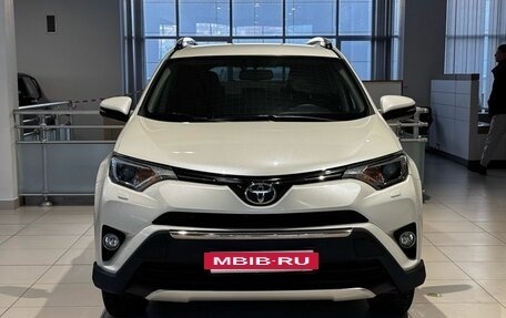 Toyota RAV4, 2017 год, 2 200 000 рублей, 2 фотография