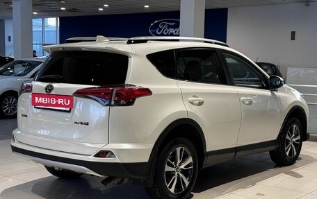 Toyota RAV4, 2017 год, 2 200 000 рублей, 4 фотография