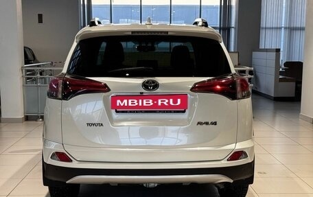 Toyota RAV4, 2017 год, 2 200 000 рублей, 5 фотография
