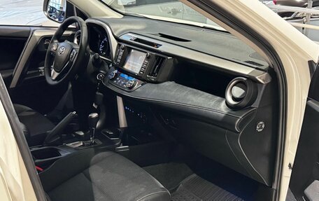 Toyota RAV4, 2017 год, 2 200 000 рублей, 22 фотография