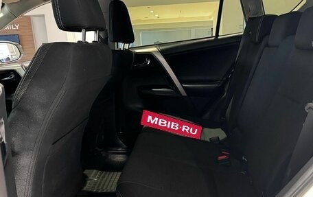 Toyota RAV4, 2017 год, 2 200 000 рублей, 24 фотография