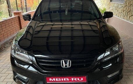 Honda Accord IX рестайлинг, 2015 год, 1 850 000 рублей, 1 фотография