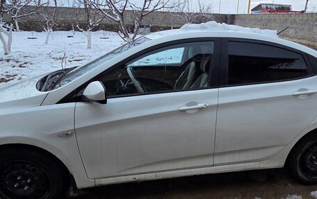 Hyundai Solaris II рестайлинг, 2015 год, 550 000 рублей, 2 фотография