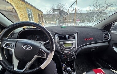 Hyundai Solaris II рестайлинг, 2015 год, 550 000 рублей, 6 фотография