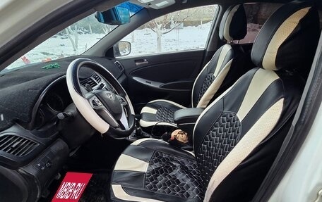 Hyundai Solaris II рестайлинг, 2015 год, 550 000 рублей, 5 фотография