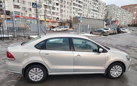 Volkswagen Polo VI (EU Market), 2013 год, 735 000 рублей, 2 фотография