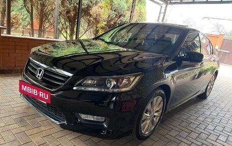 Honda Accord IX рестайлинг, 2015 год, 1 850 000 рублей, 3 фотография