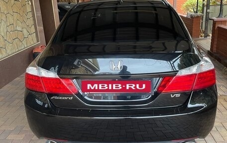 Honda Accord IX рестайлинг, 2015 год, 1 850 000 рублей, 5 фотография