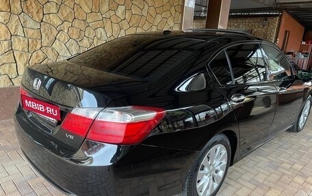 Honda Accord IX рестайлинг, 2015 год, 1 850 000 рублей, 4 фотография