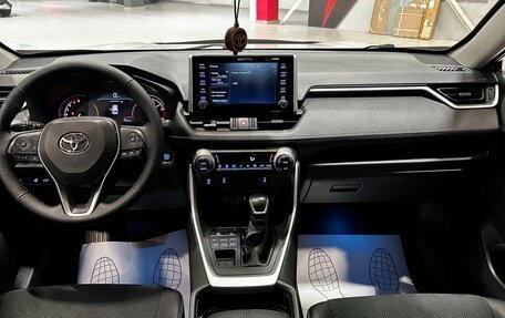 Toyota RAV4, 2021 год, 3 697 000 рублей, 29 фотография