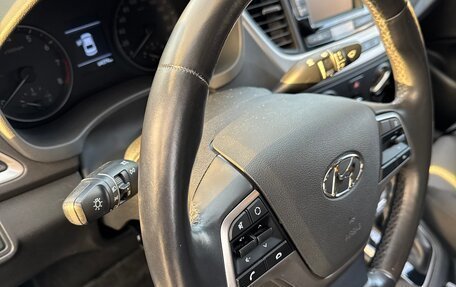 Hyundai Solaris II рестайлинг, 2017 год, 1 699 999 рублей, 16 фотография