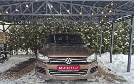 Volkswagen Touareg III, 2011 год, 1 700 000 рублей, 1 фотография