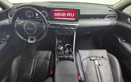 KIA K5, 2022 год, 2 500 000 рублей, 7 фотография