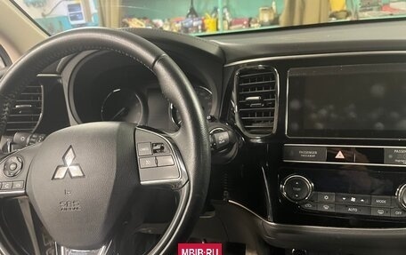 Mitsubishi Outlander III рестайлинг 3, 2019 год, 2 750 000 рублей, 8 фотография